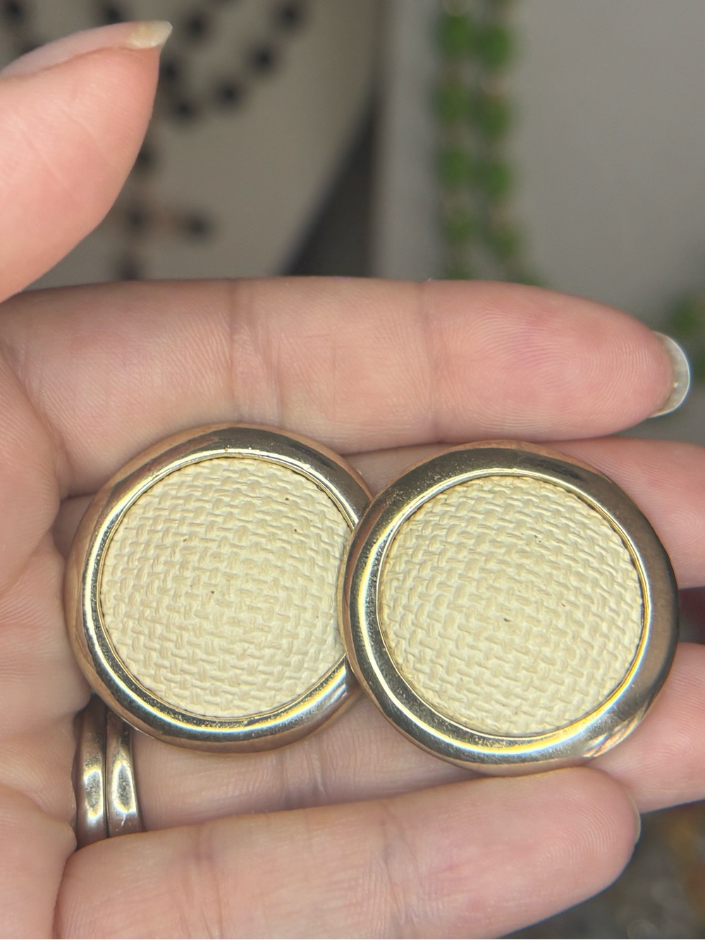 Vintage Sarah Coventry Gold Tone Textured Clip On Earrings